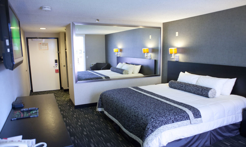 Ramada Plaza By Wyndham West Hollywood & Hotel 3*